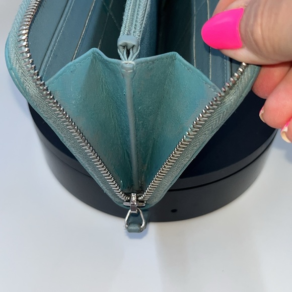 Sale ‼️‼️‼️💜💜💜Authentic Chanel   Zippy Wallet - Picture 7 of 9